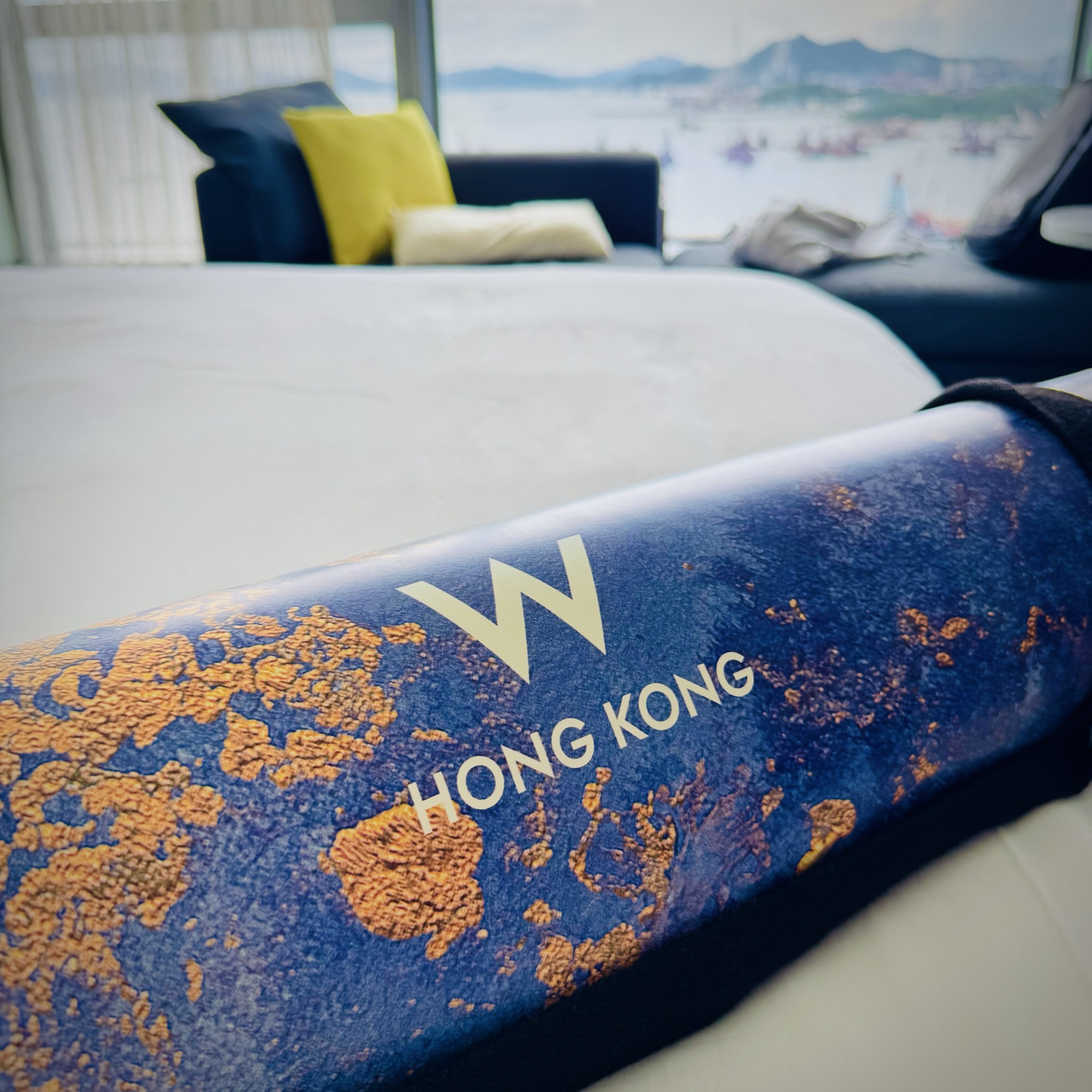 W Hong Kong: Reception on the Sixth Floor, Energy Through the Roof